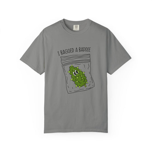 Humorous Unisex T-Shirt with 'I Bagged a Baddie' Design, Funny Gift, Casual Wear, Trendy Streetwear, Iconic Graphic Tee